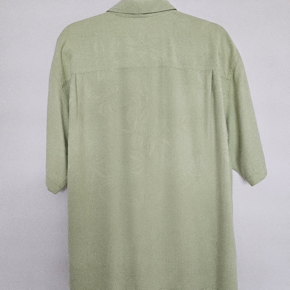 Tommy Bahama Hawaiian Shirt - Picture 4 of 11